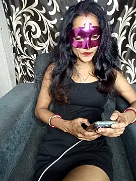 Snapshot of REVA_DARLING chatting on 06.18.26 REVA DARLING online show from 06.18.26