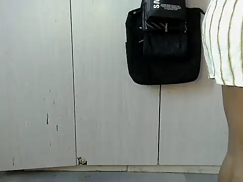 Snapshot of Destiny_Desire chatting on 11.13.25 Destiny Desire online show from 11.13.25