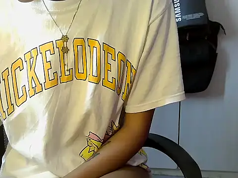 Snapshot of Destiny_Desire chatting on 11.16.25 Destiny Desire online show from 11.16.25