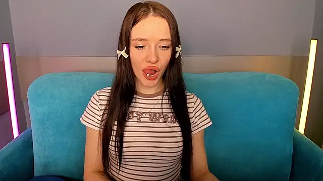 Snapshot of VasilisaTheWiseX chatting on 03.11.25 VasilisaTheWiseX online show from 03.11.25