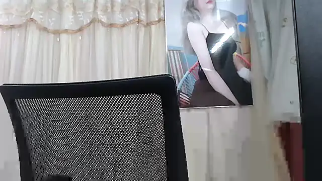 Snapshot of MiMi_0293 chatting on 12.03.24 MiMi 0293 online show from 12.03.24
