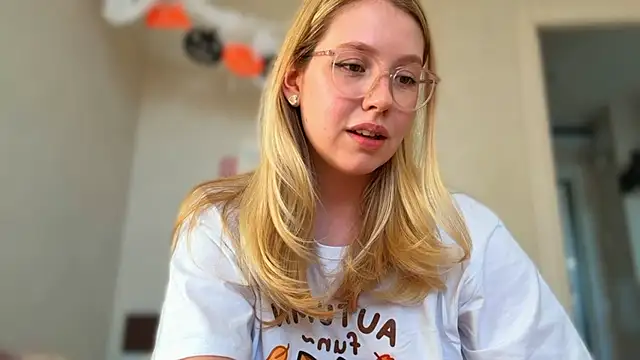 HoneyAudrey online show from 10.16.25