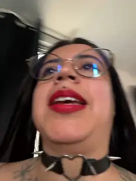 Devilsweet17 online show from 10.30.25