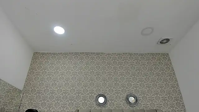 Hannah Miller   online show from 01.02.25