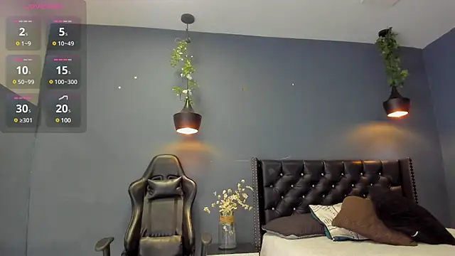 Hannah Miller   online show from 01.11.25