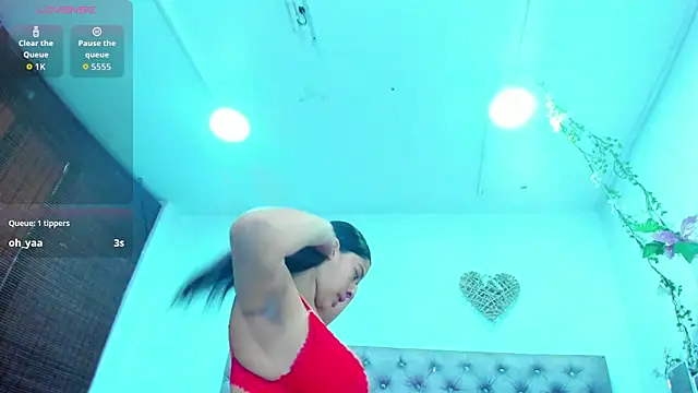 Hannah Miller   online show from 09.10.25