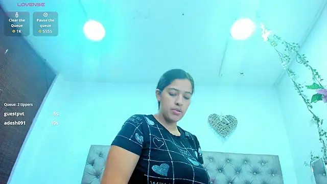 Hannah Miller   online show from 09.19.25