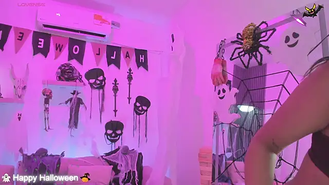 Snapshot of emma_alice_ chatting on 10.22.25 emma alice online show from 10.22.25