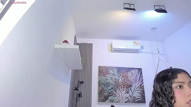 Snapshot of emma_alice_ chatting on 10.23.25 emma alice online show from 10.23.25