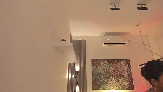 Snapshot of emma_alice_ chatting on 11.12.25 emma alice online show from 11.12.25