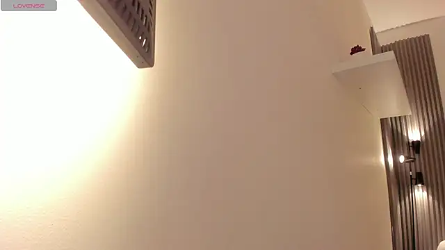 Snapshot of emma_alice_ chatting on 11.15.25 emma alice online show from 11.15.25