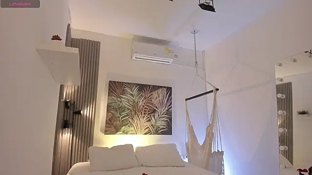 Snapshot of emma_alice_ chatting on 12.15.25 emma alice online show from 12.15.25