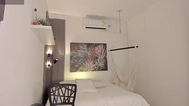 Snapshot of emma_alice_ chatting on 01.14.26 emma alice online show from 01.14.26