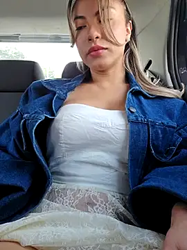 Karen San Miguel online show from 02.02.25