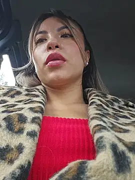 Karen San Miguel online show from 03.05.25