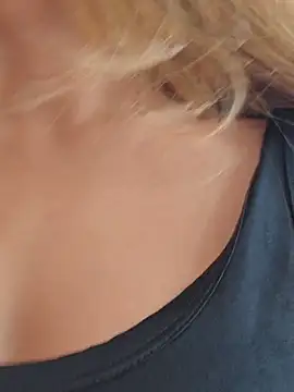 Karen San Miguel online show from 09.08.25