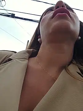 Karen San Miguel online show from 04.04.26