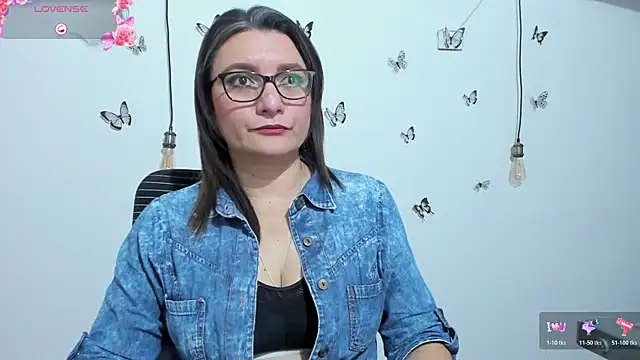 Snapshot of Amie_Adams82_ chatting on 12.03.25 Amie Adams82 online show from 12.03.25