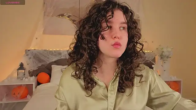 Ariella Sol online show from 11.06.25