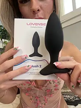 LoveShae  online show from 12.06.24