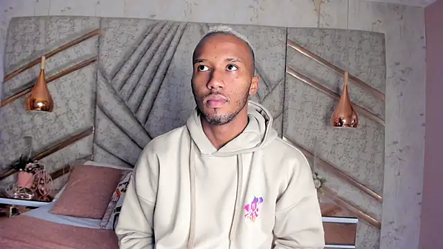 Snapshot of JamesParck chatting on 02.12.25 JamesParck online show from 02.12.25