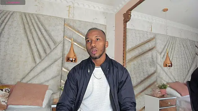 Snapshot of JamesParck chatting on 03.04.25 JamesParck online show from 03.04.25