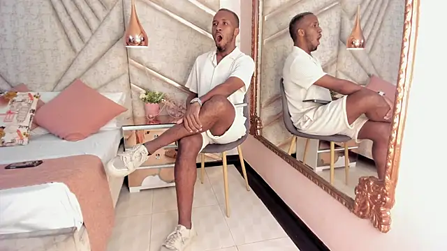 Snapshot of JamesParck chatting on 03.14.25 JamesParck online show from 03.14.25