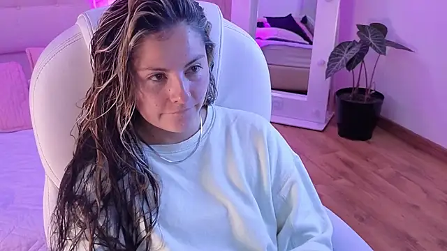 brandy sweet  online show from 10.11.25