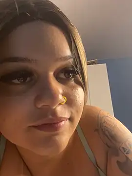 Snapshot of Lolacavalona chatting on 12.15.24 Lolacavalona online show from 12.15.24