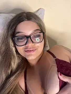 Snapshot of Lolacavalona chatting on 12.16.24 Lolacavalona online show from 12.16.24