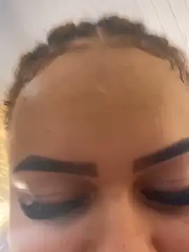 Snapshot of Lolacavalona chatting on 01.15.25 Lolacavalona online show from 01.15.25