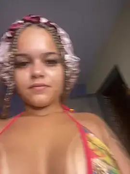 Snapshot of Lolacavalona chatting on 01.27.25 Lolacavalona online show from 01.27.25