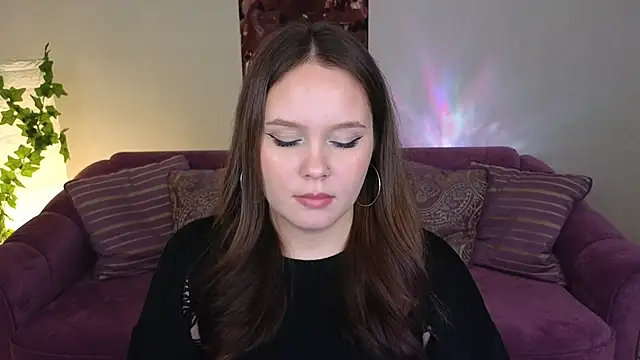 Snapshot of miki_miki_cutie_ chatting on 12.11.24 miki miki cutie online show from 12.11.24