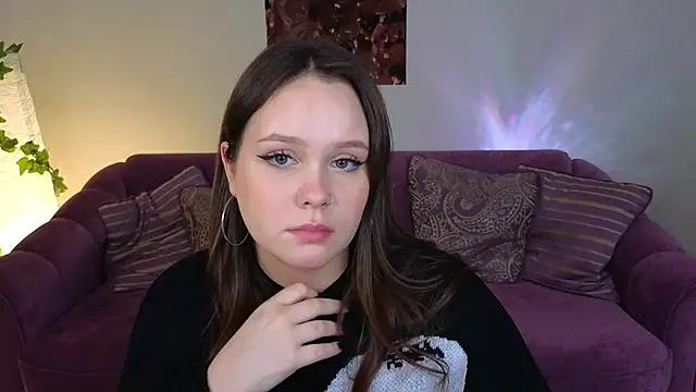 Snapshot of miki_miki_cutie_ chatting on 12.12.24 miki miki cutie online show from 12.12.24