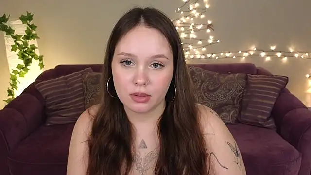 Snapshot of miki_miki_cutie_ chatting on 12.16.24 miki miki cutie online show from 12.16.24