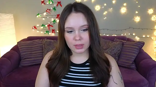 Snapshot of miki_miki_cutie_ chatting on 12.19.24 miki miki cutie online show from 12.19.24