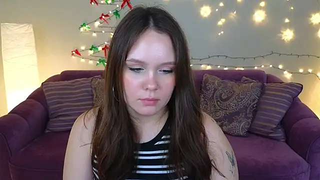 Snapshot of miki_miki_cutie_ chatting on 12.19.24 miki miki cutie online show from 12.19.24