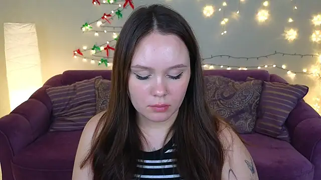 Snapshot of miki_miki_cutie_ chatting on 12.20.24 miki miki cutie online show from 12.20.24