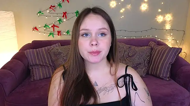 Snapshot of miki_miki_cutie_ chatting on 12.23.24 miki miki cutie online show from 12.23.24