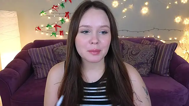 Snapshot of miki_miki_cutie_ chatting on 12.24.24 miki miki cutie online show from 12.24.24