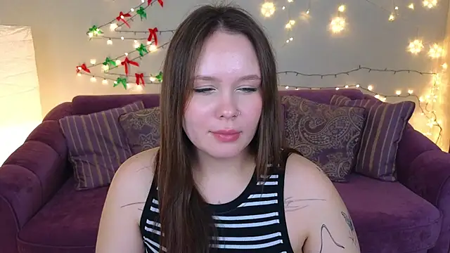 Snapshot of miki_miki_cutie_ chatting on 12.24.24 miki miki cutie online show from 12.24.24