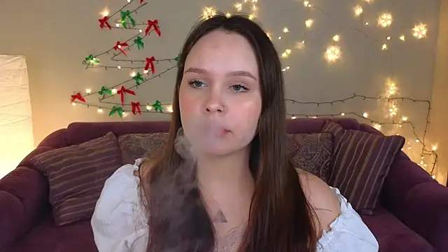 Snapshot of miki_miki_cutie_ chatting on 12.25.24 miki miki cutie online show from 12.25.24