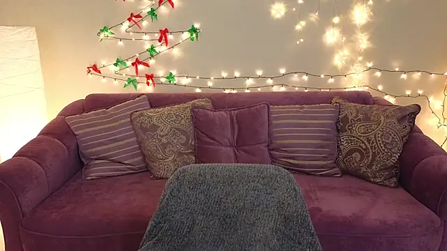 Snapshot of miki_miki_cutie_ chatting on 12.29.24 miki miki cutie online show from 12.29.24