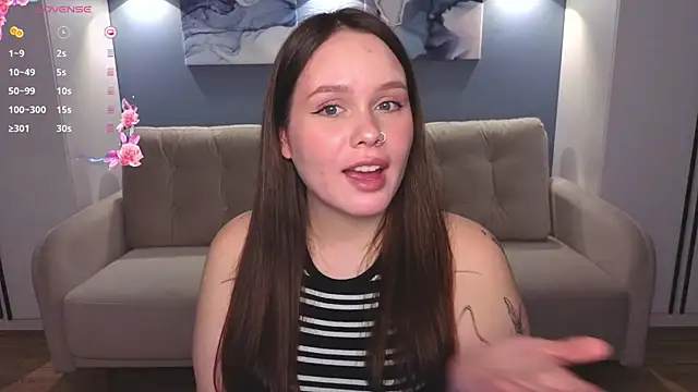 Snapshot of miki_miki_cutie_ chatting on 02.25.25 miki miki cutie online show from 02.25.25