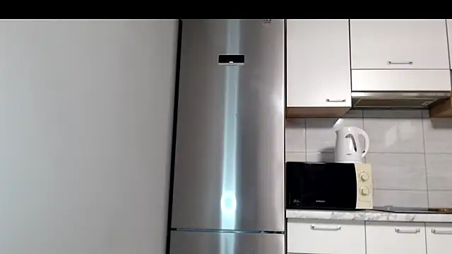 Snapshot of SierraSky_ chatting on 04.18.26 SierraSky online show from 04.18.26