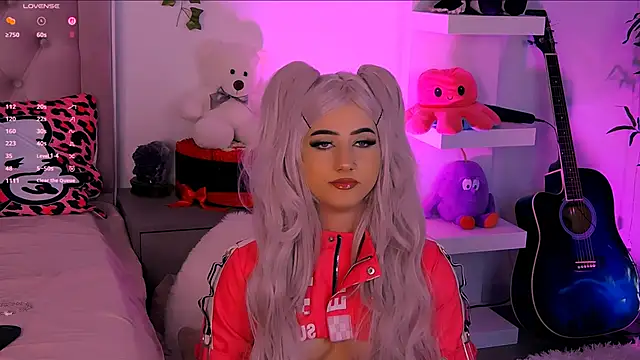 Snapshot of LaylaBrown chatting on 09.12.25 LaylaBrown online show from 09.12.25