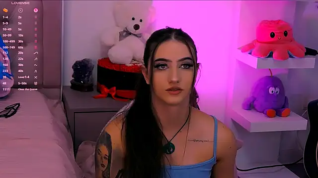 Snapshot of LaylaBrown chatting on 09.19.25 LaylaBrown online show from 09.19.25