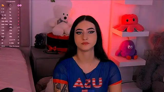 Snapshot of LaylaBrown chatting on 10.16.25 LaylaBrown online show from 10.16.25