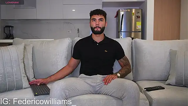 Snapshot of Derek_w chatting on 01.22.25 Derek w online show from 01.22.25