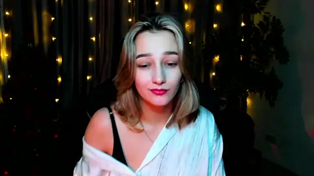 Snapshot of Sinty_Noria chatting on 01.02.25 Sinty Noria online show from 01.02.25